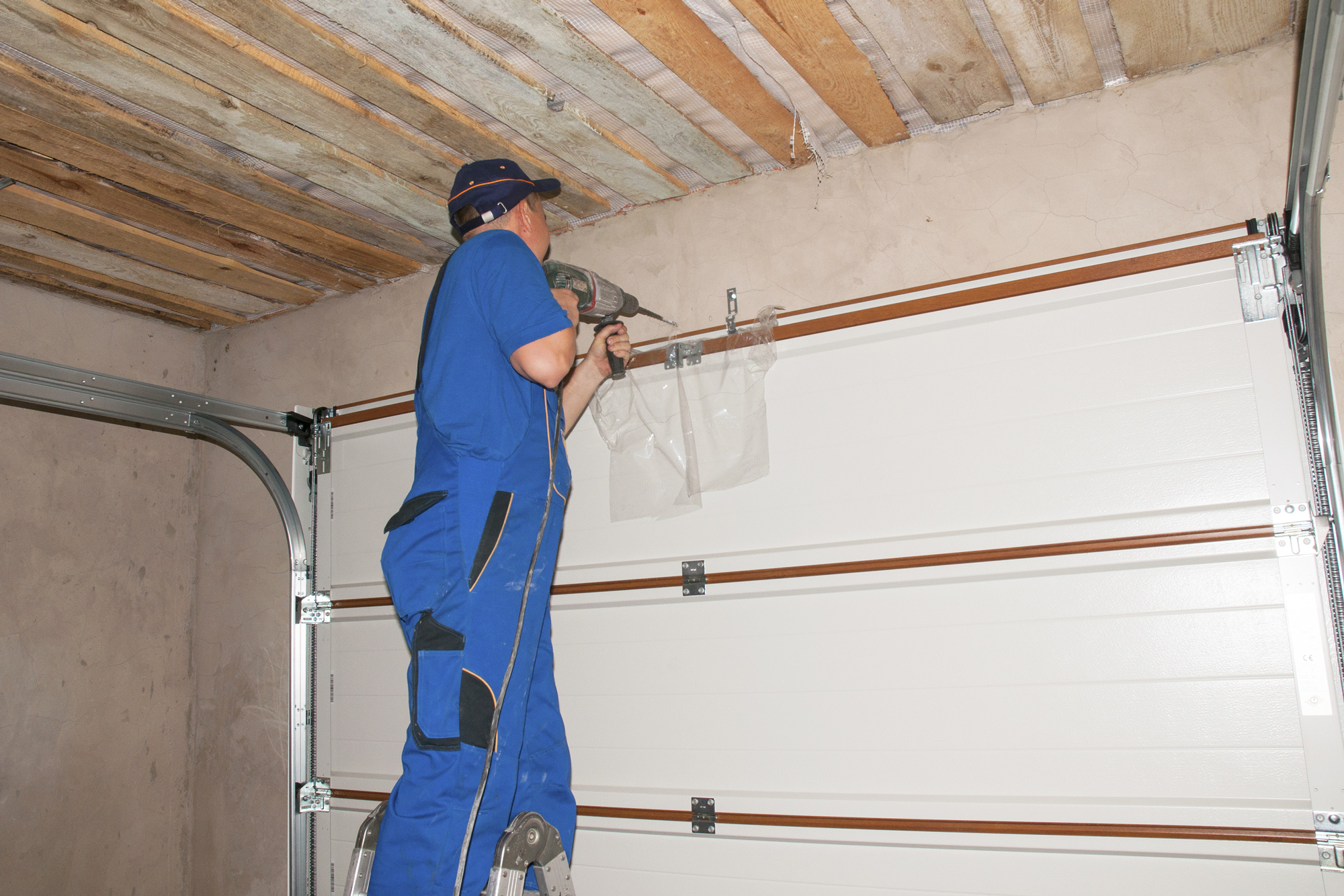 Garage-door-repair